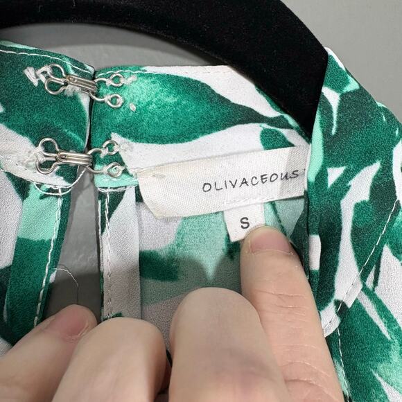Olivaceous Women's Green Tropical Vacation Halter Top - Size Small - Resort Wear - Picture 5 of 7